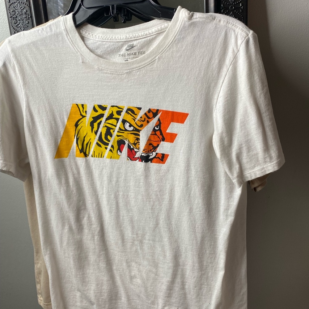 White nike shirt